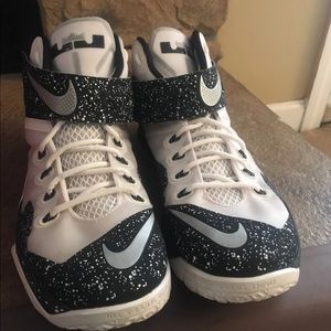 Nike Lebron’s Men’s Size 9.5